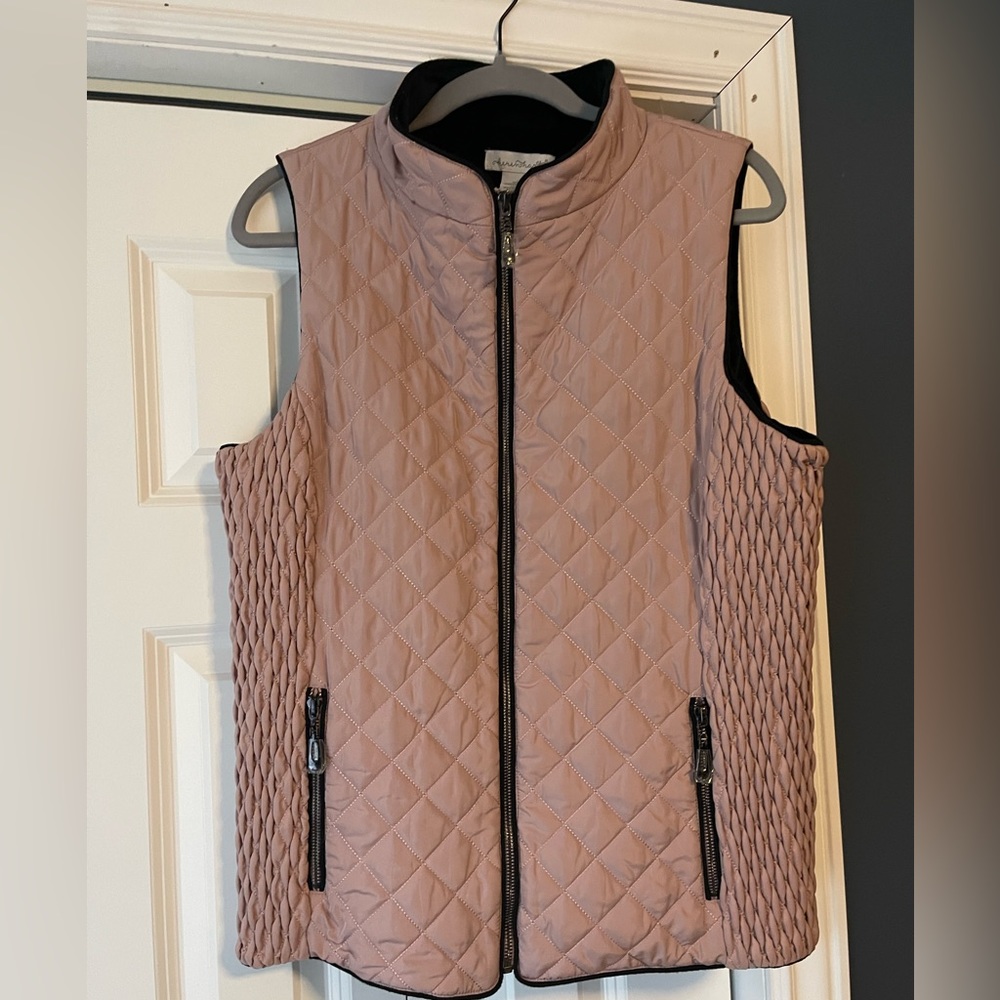 Women’s Size L ~ pink vest